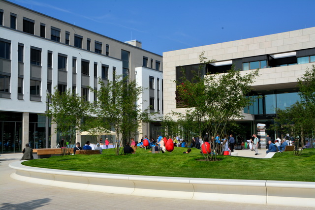 2018 05 18 Einweihung Renate Wertheim Platz 001